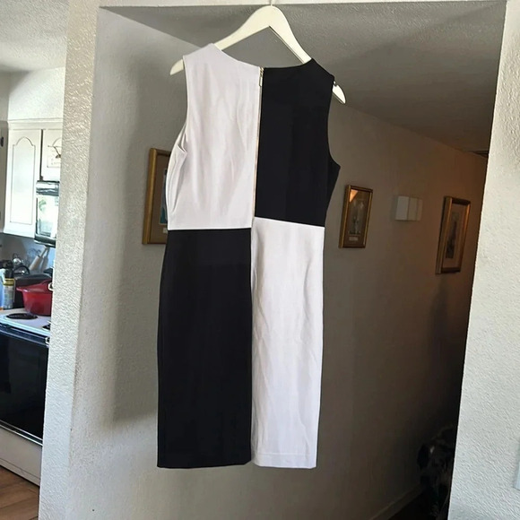 Carmen Marc Valvo stylish block color dress. Size large EUC - Picture 2 of 6
